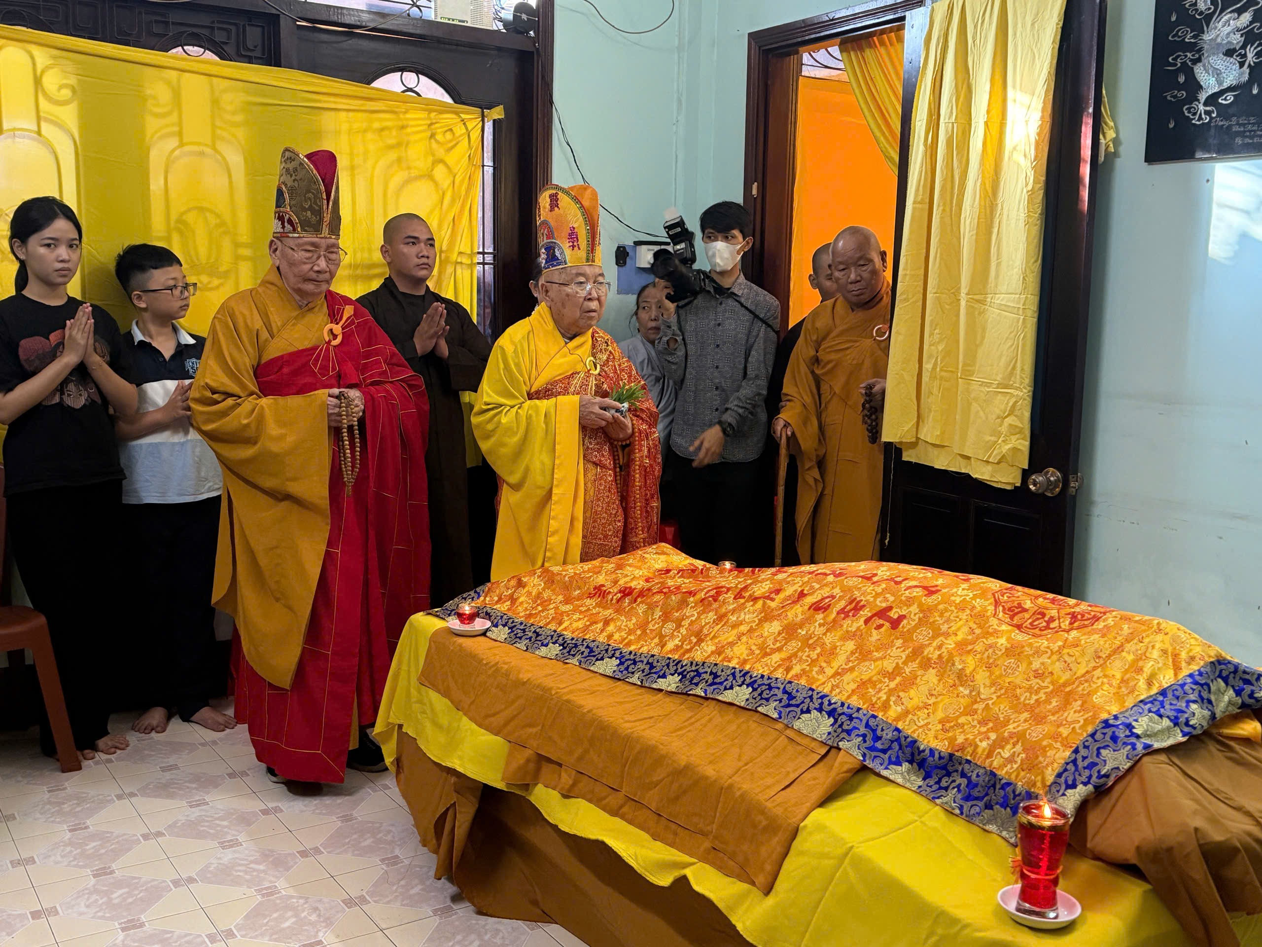 Lễ nhập kim quan cố Thượng tọa Thích Quảng Châu